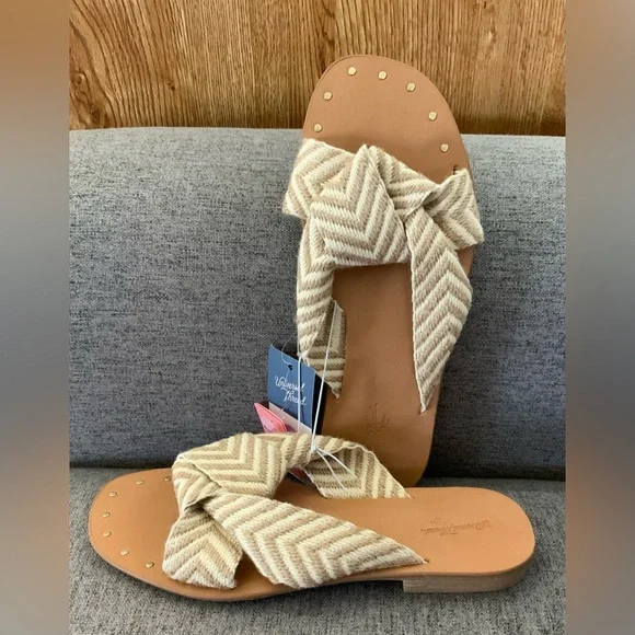 Universal Thread - Picture 2 of 3